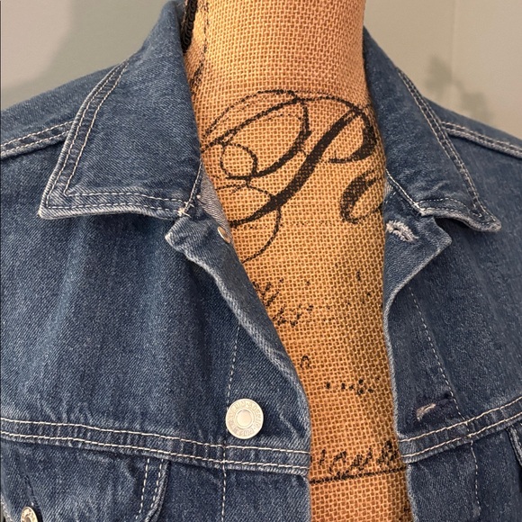 H&M Cropped Denim Jacket - Picture 3 of 12